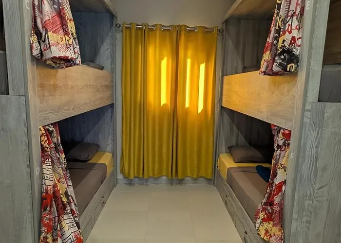 Hostify And Rooftop Hostel *